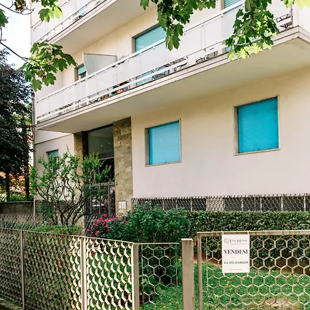 Domus Carducci شقة *