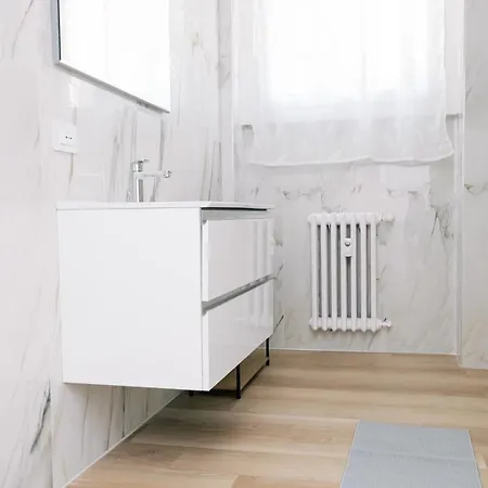 Domus Carducci 公寓 *